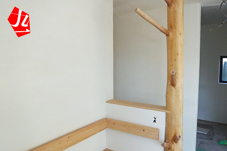 上流の山と下流の街をつなぐ家